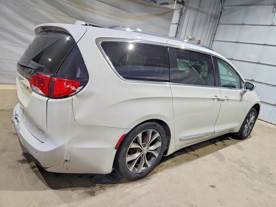 2017 CHRYSLER PACIFICA LIMITED LIMITED 3