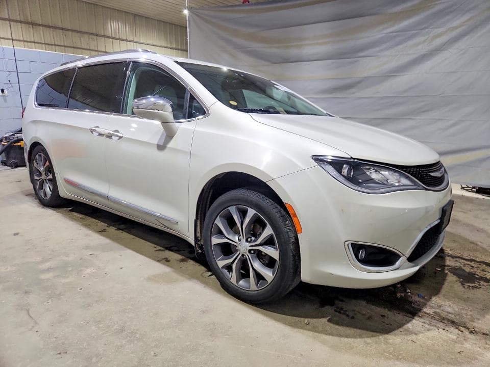 2017 CHRYSLER PACIFICA LIMITED LIMITED 4