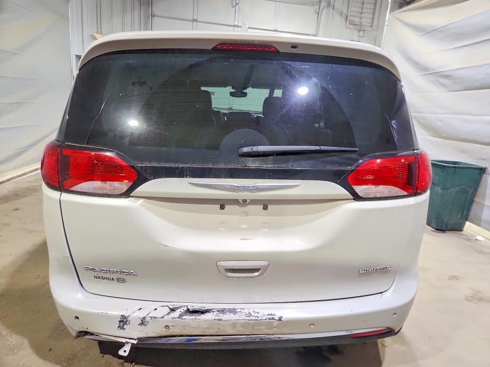 2017 CHRYSLER PACIFICA LIMITED LIMITED 6