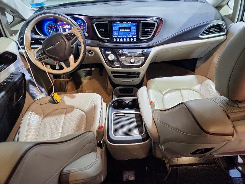 2017 CHRYSLER PACIFICA LIMITED LIMITED 8
