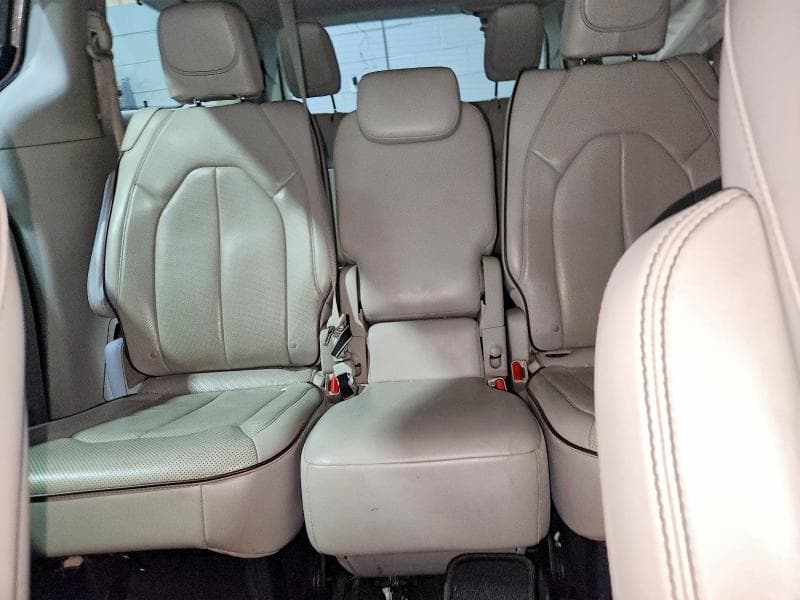 2017 CHRYSLER PACIFICA LIMITED LIMITED 10