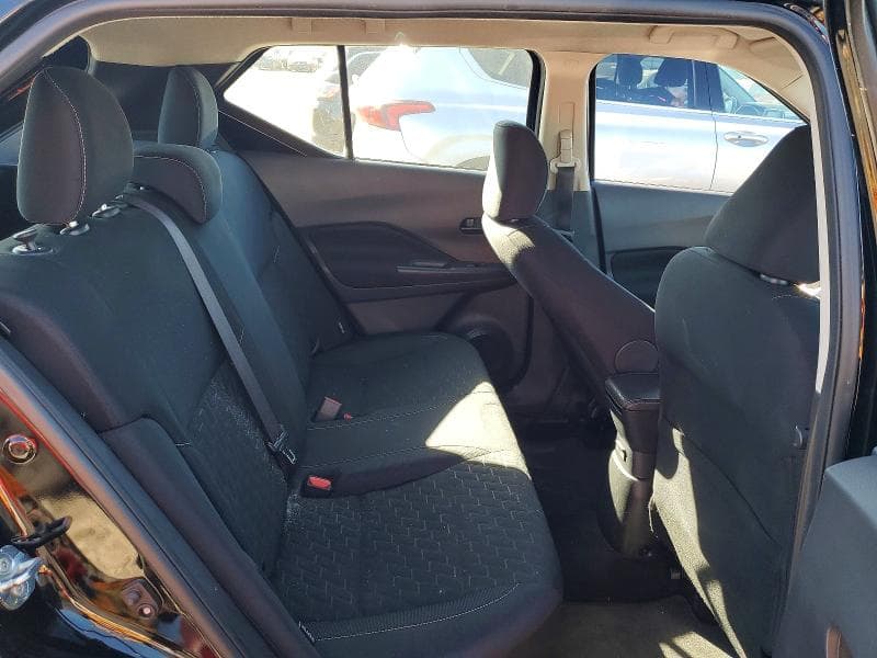 2022 NISSAN KICKS S 10