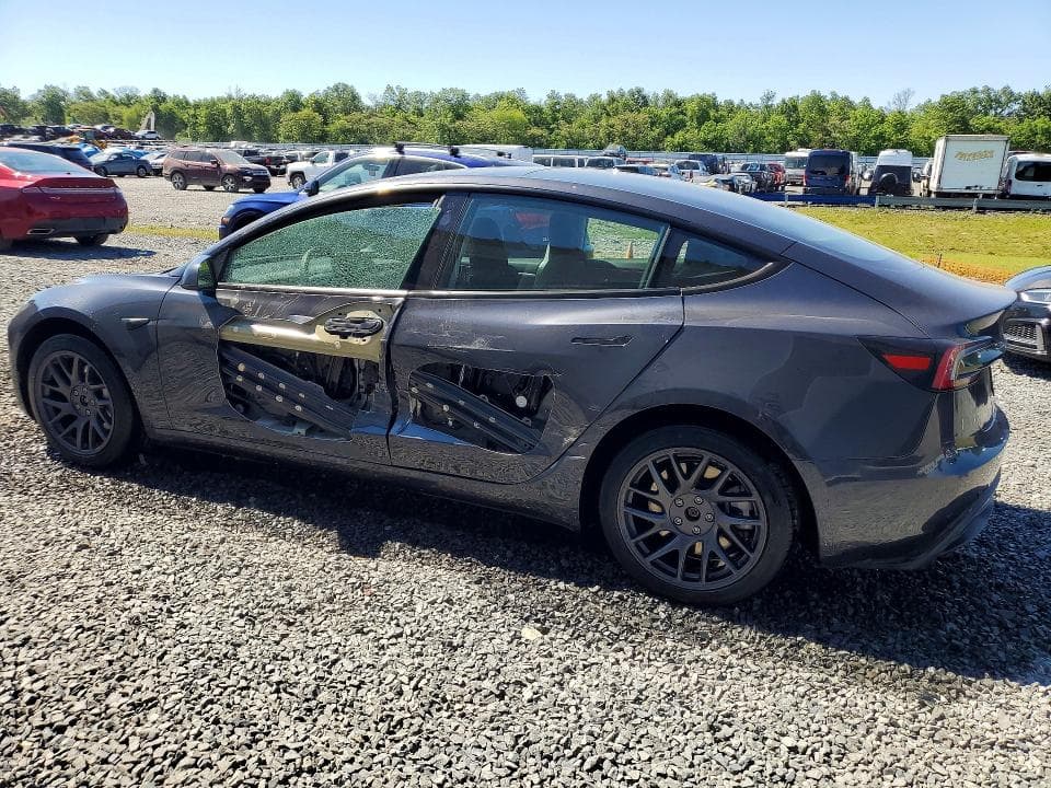 2025 TESLA MODEL 3 2