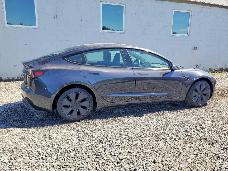 2025 TESLA MODEL 3 3