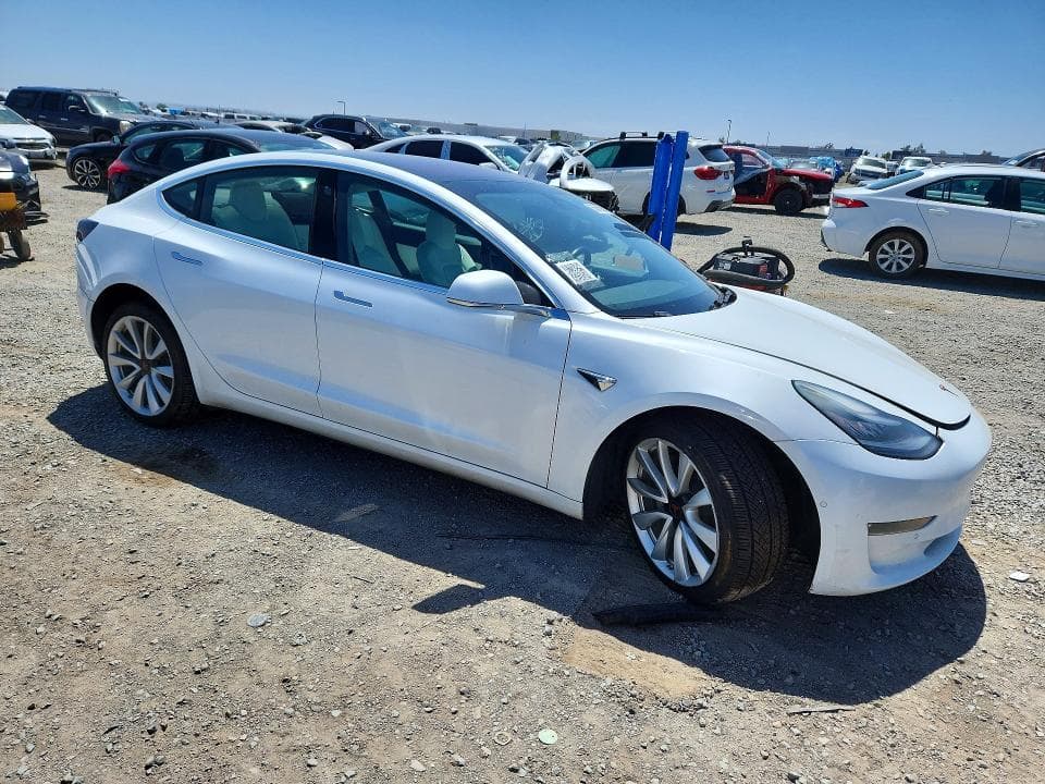 2018 TESLA MODEL 3 4