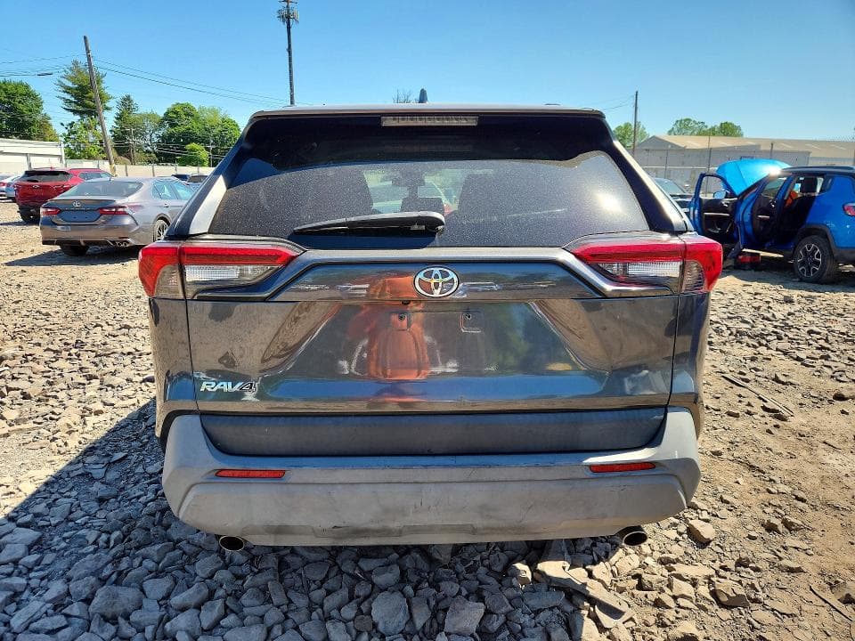 2019 TOYOTA RAV4 LE 6