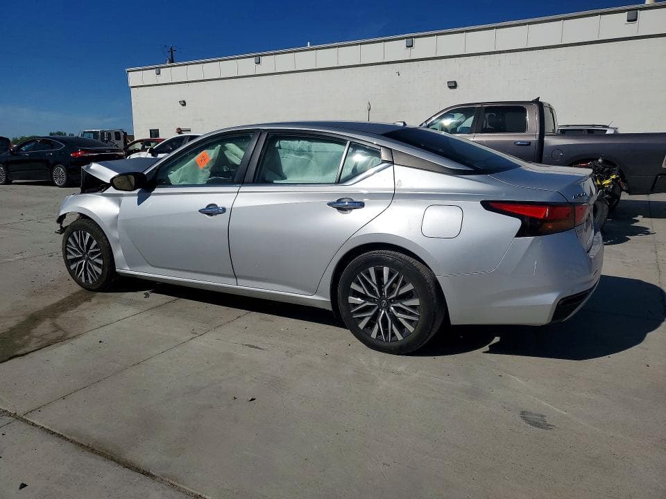 2024 NISSAN ALTIMA SV 2