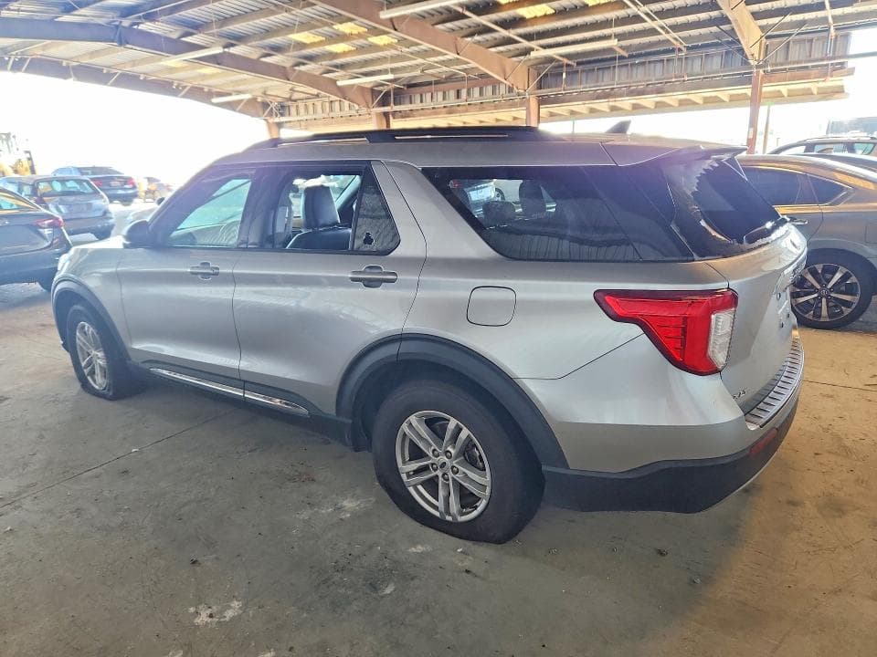 2022 FORD EXPLORER XLT 2