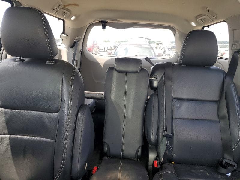 2016 TOYOTA SIENNA SE 10