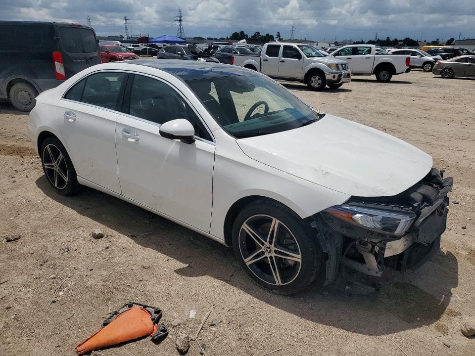 2019 MERCEDES-BENZ A 220 220 4