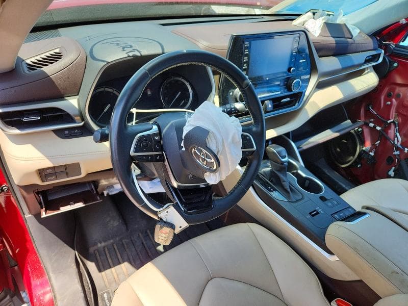 2020 TOYOTA HIGHLANDER XLE XLE 8
