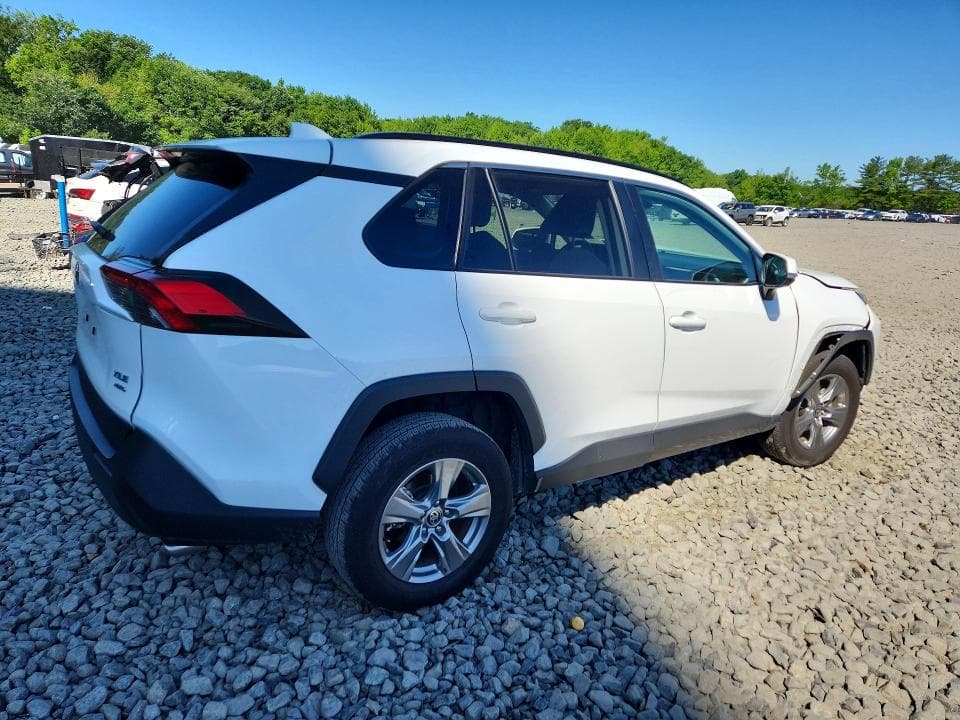 2025 TOYOTA RAV4 XLE XLE 3