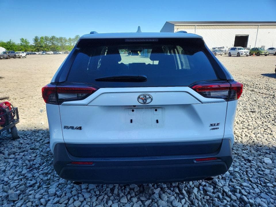 2025 TOYOTA RAV4 XLE XLE 6