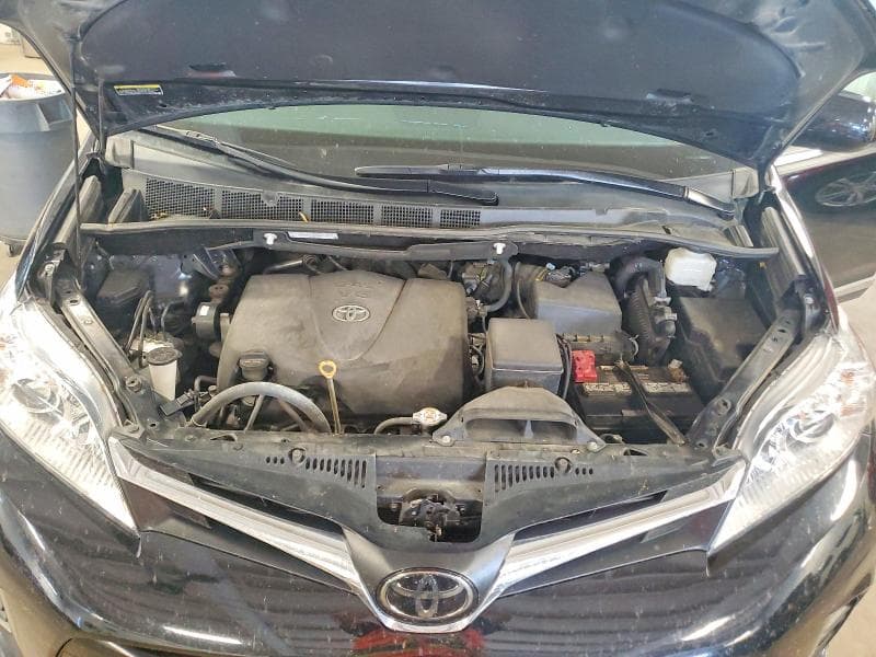 2020 TOYOTA SIENNA LE 12
