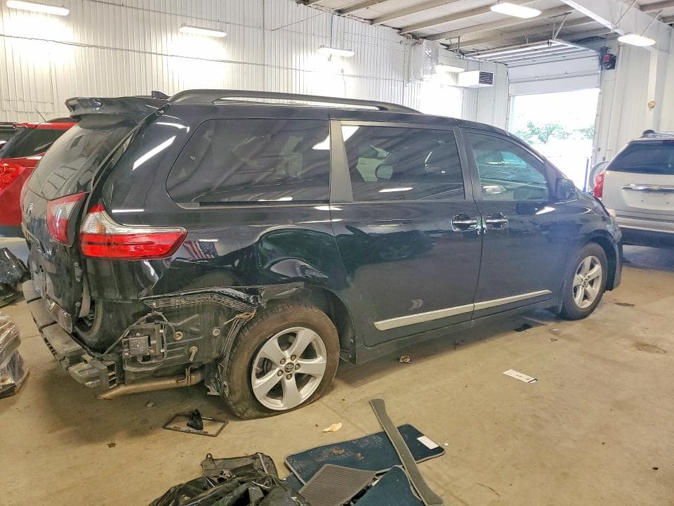 2020 TOYOTA SIENNA LE 3