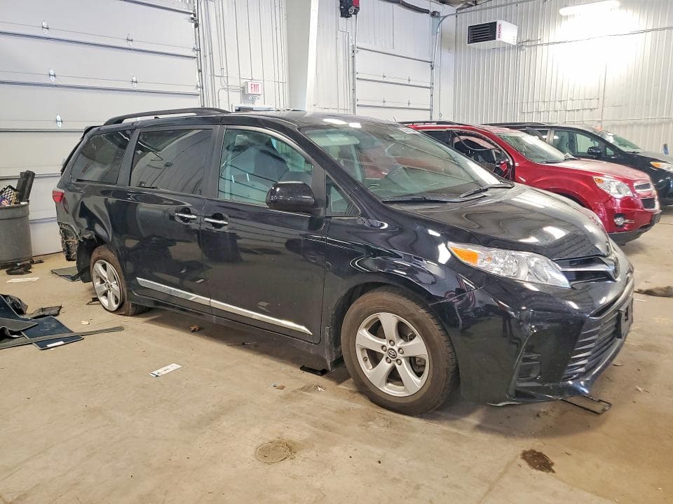 2020 TOYOTA SIENNA LE 4