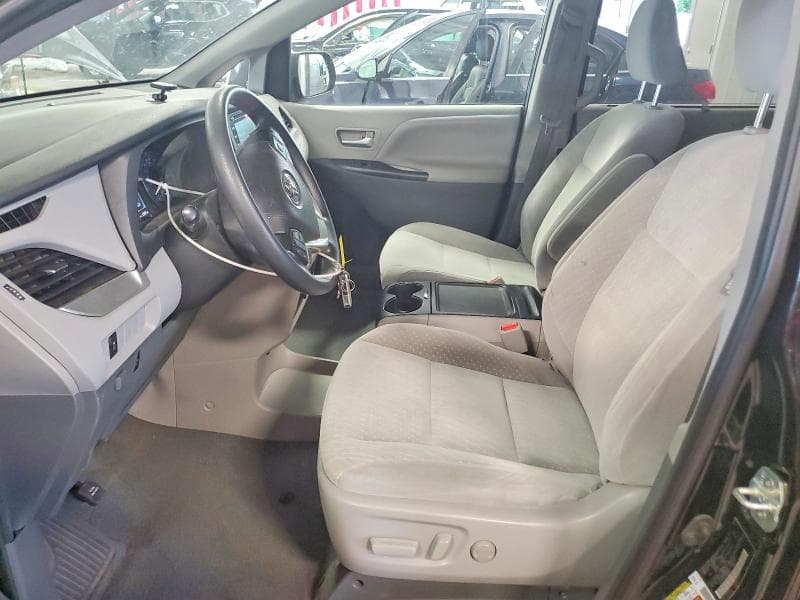 2020 TOYOTA SIENNA LE 7