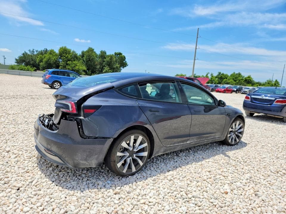 2025 TESLA MODEL 3 3