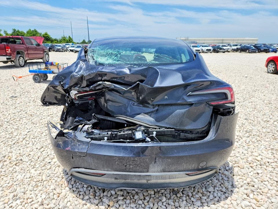2025 TESLA MODEL 3 6