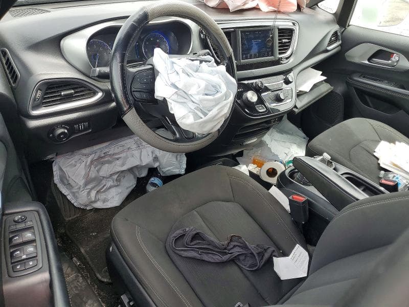 2019 CHRYSLER PACIFICA TOURING PLUS 8