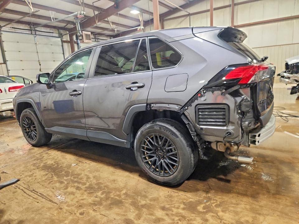 2023 TOYOTA RAV4 LE 2