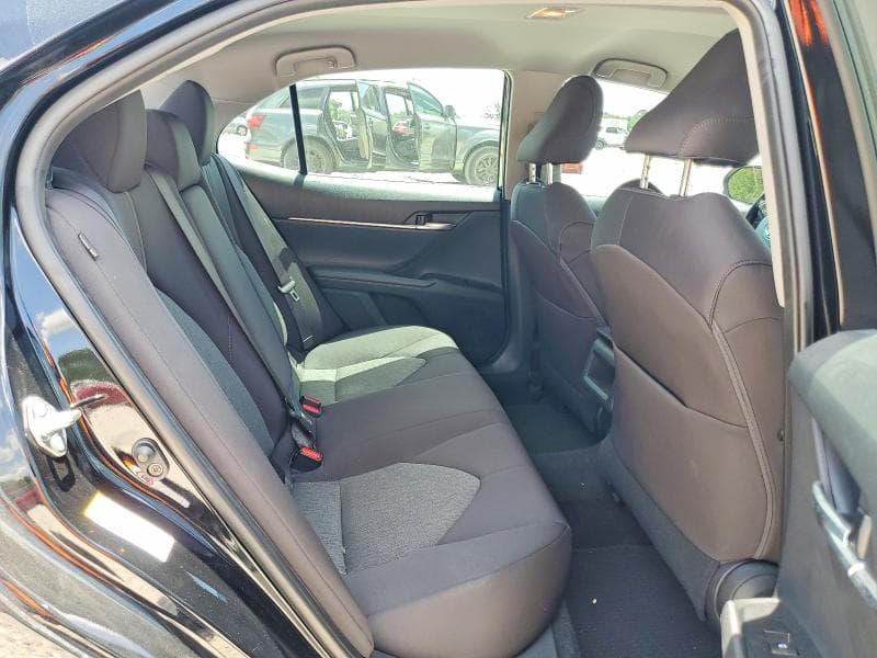 2018 TOYOTA CAMRY LE 10