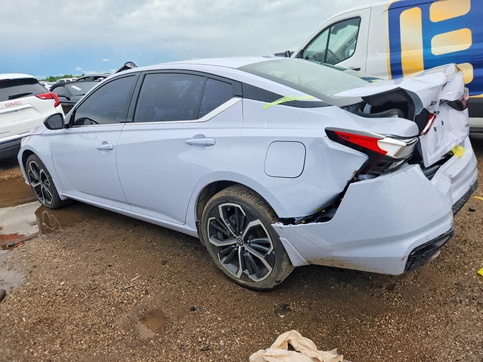 2024 NISSAN ALTIMA SR 2