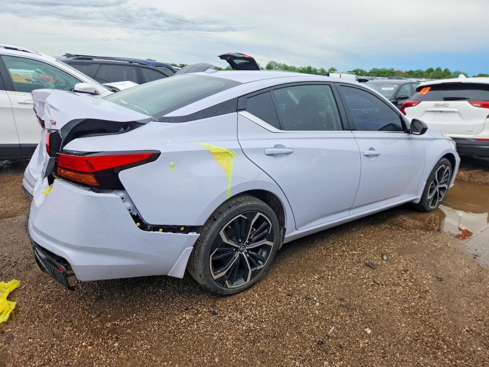 2024 NISSAN ALTIMA SR 3