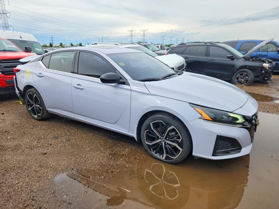2024 NISSAN ALTIMA SR 4