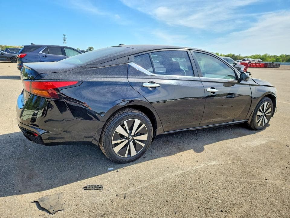 2021 NISSAN ALTIMA SV 3
