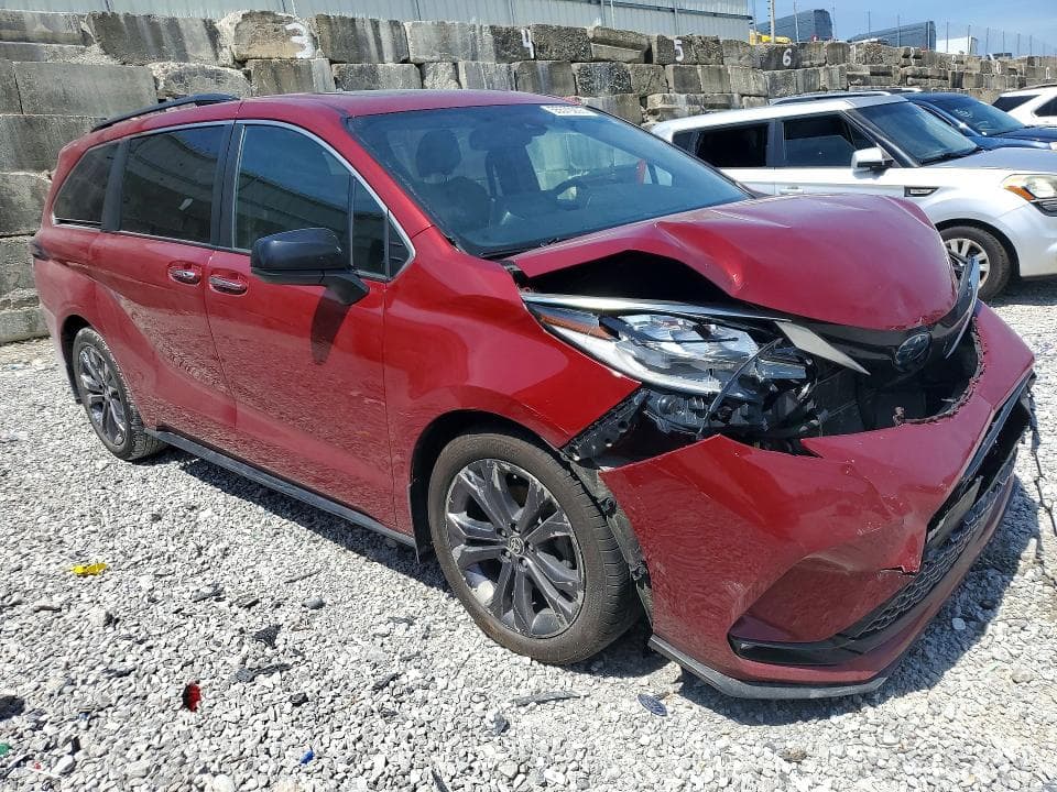 2022 TOYOTA SIENNA XSE XSE 4
