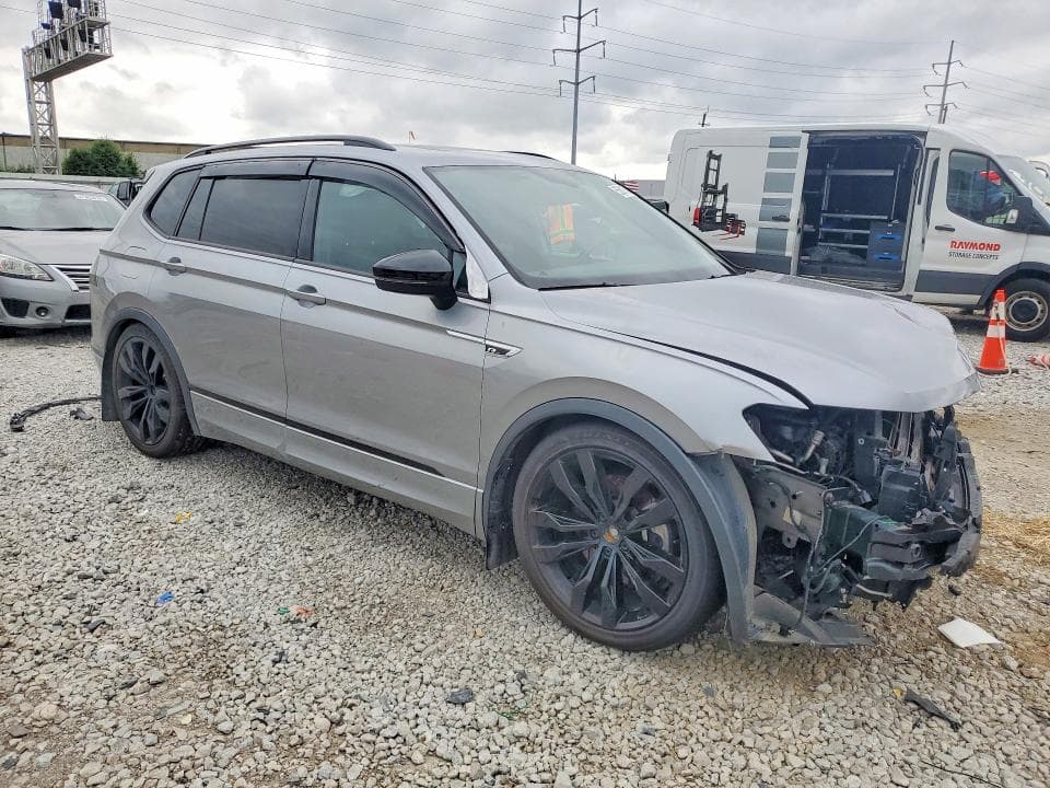 2021 VOLKSWAGEN TIGUAN SE 4