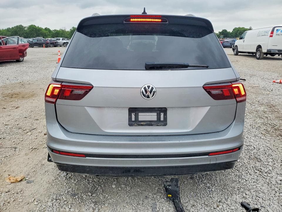 2021 VOLKSWAGEN TIGUAN SE 6
