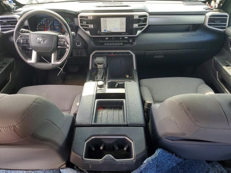 2024 TOYOTA TUNDRA SR5 8