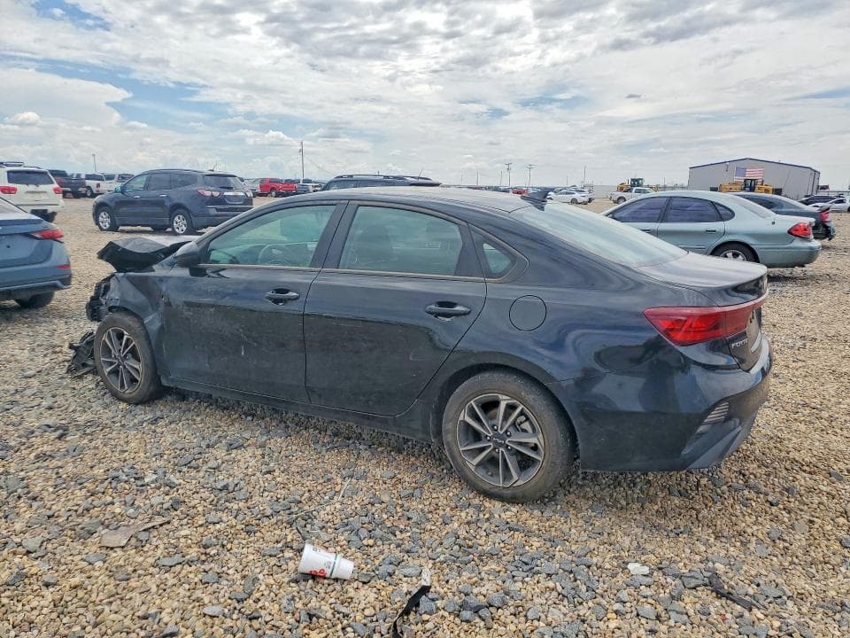 2024 KIA FORTE LXS 2