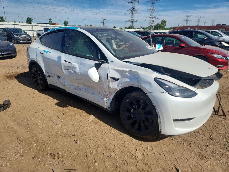 2023 TESLA MODEL Y 4