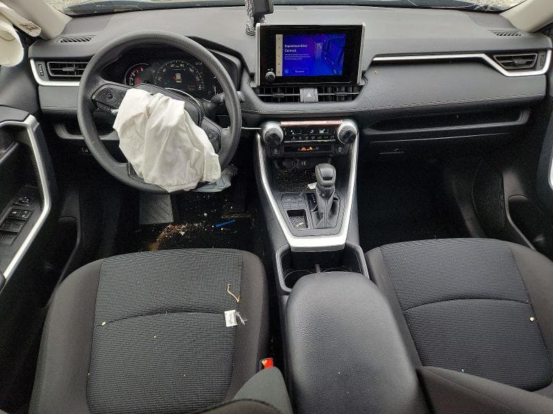 2025 TOYOTA RAV4 LE LE 8