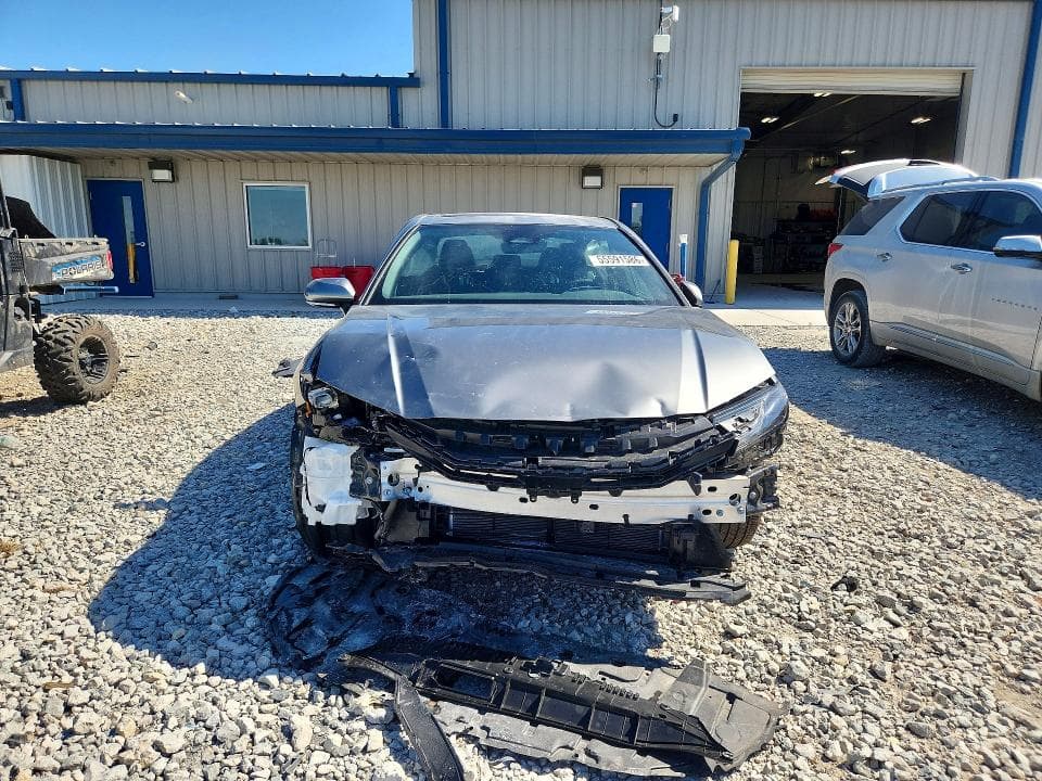 2026 TOYOTA CAMRY SE 5