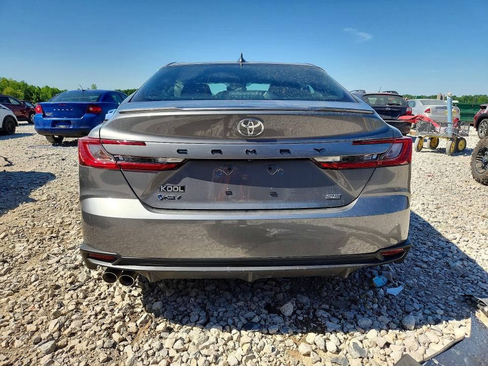 2026 TOYOTA CAMRY SE 6