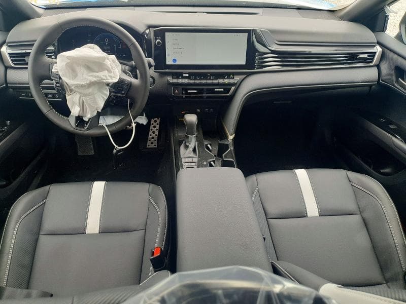 2026 TOYOTA CAMRY SE 8
