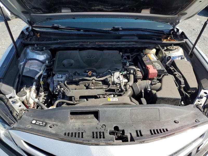 2018 TOYOTA CAMRY SE 11