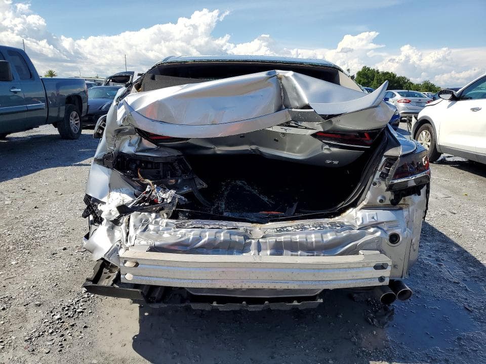 2018 TOYOTA CAMRY SE 6