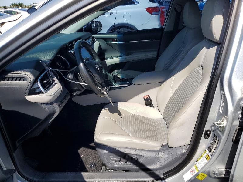 2018 TOYOTA CAMRY SE 7
