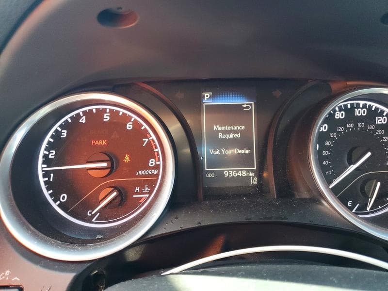 2018 TOYOTA CAMRY SE 9