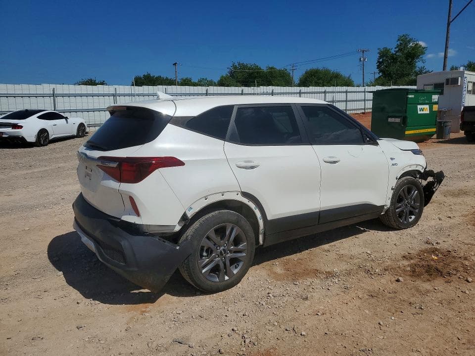 2022 KIA SELTOS LX 3