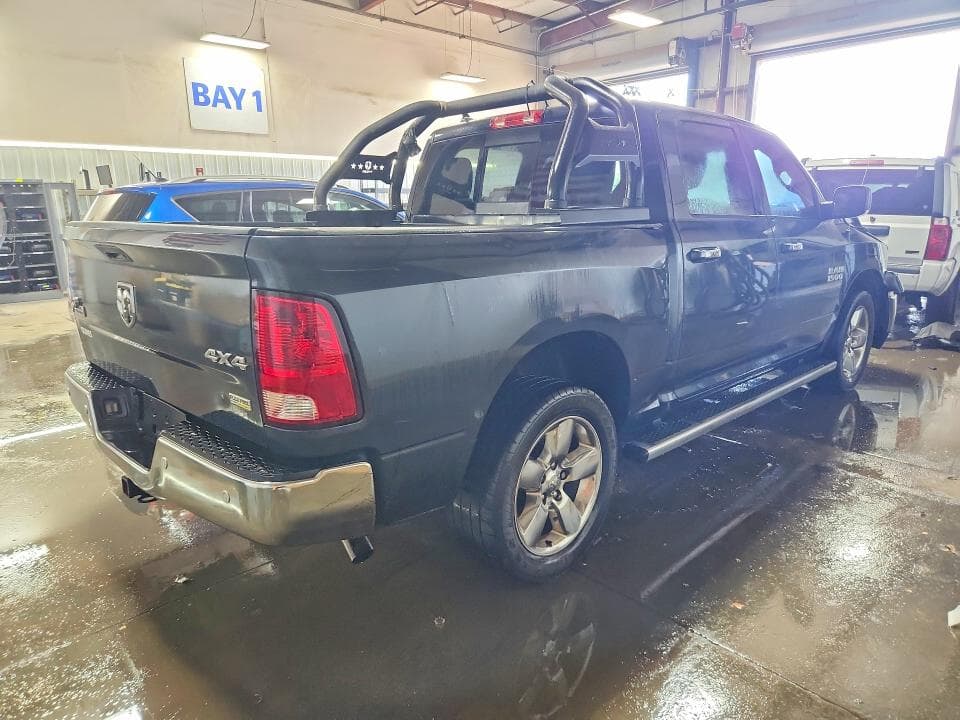 2017 RAM 1500 SLT 3