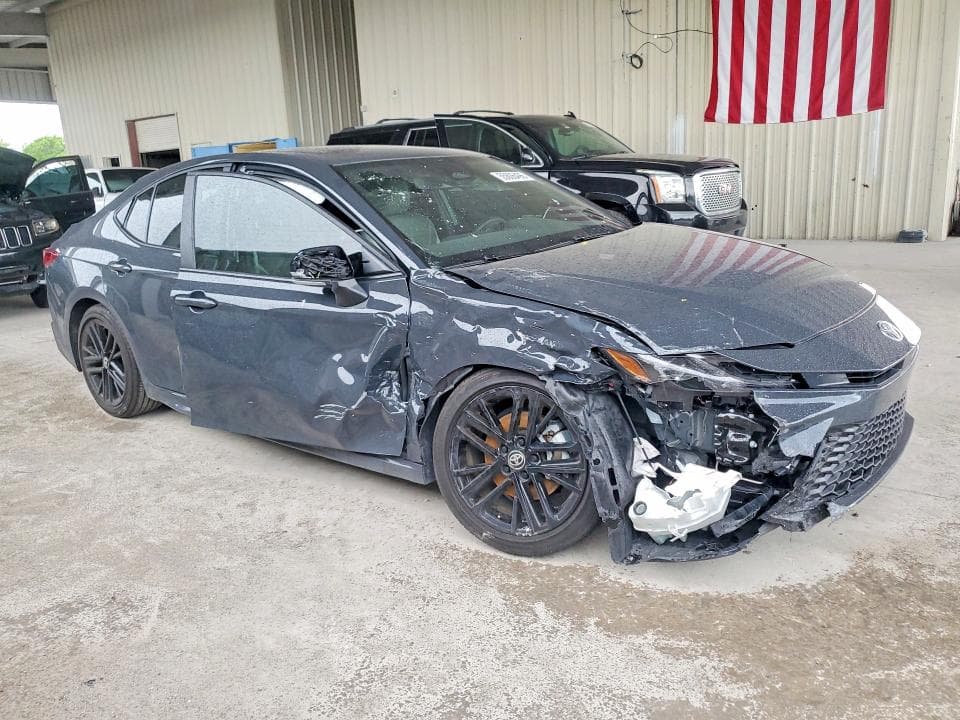 2025 TOYOTA CAMRY SE 4