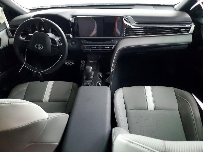 2025 TOYOTA CAMRY SE 8