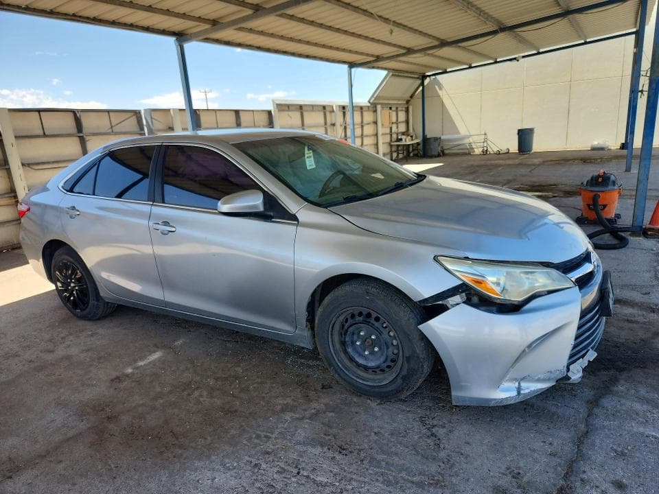 2017 TOYOTA CAMRY LE 4