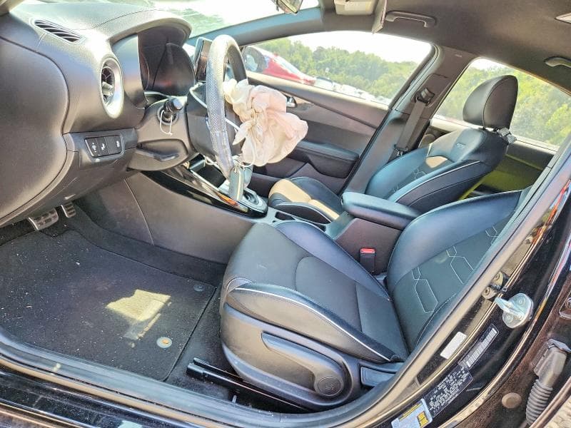 2024 KIA FORTE GT LINE 7